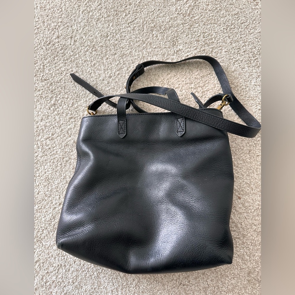 Madewell The Zip-Top Transport Crossbody bag in True Black leather